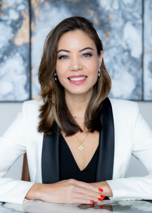 christine_amour_levar